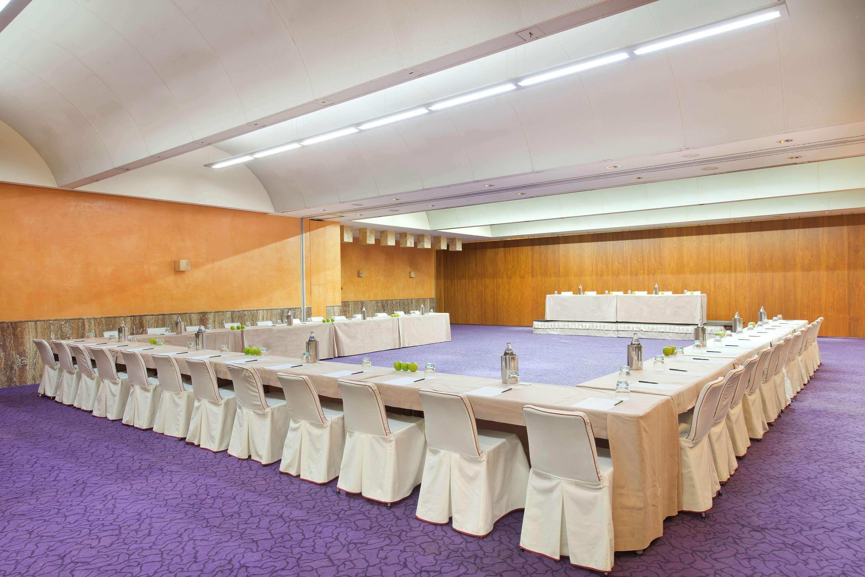 Hotel Meliá Bilbao Esterno foto Meeting room