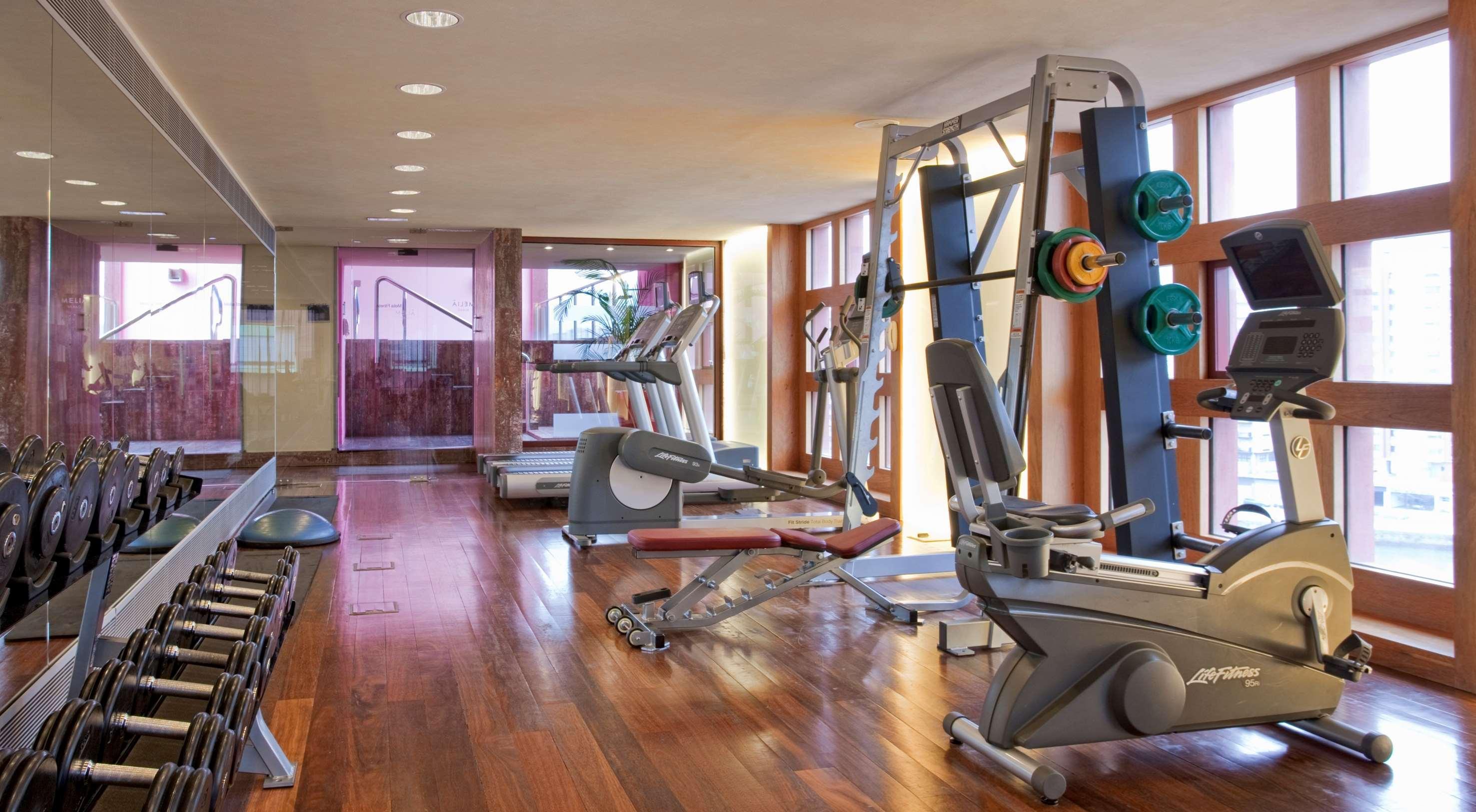 Hotel Meliá Bilbao Servizi foto The gym at the hotel