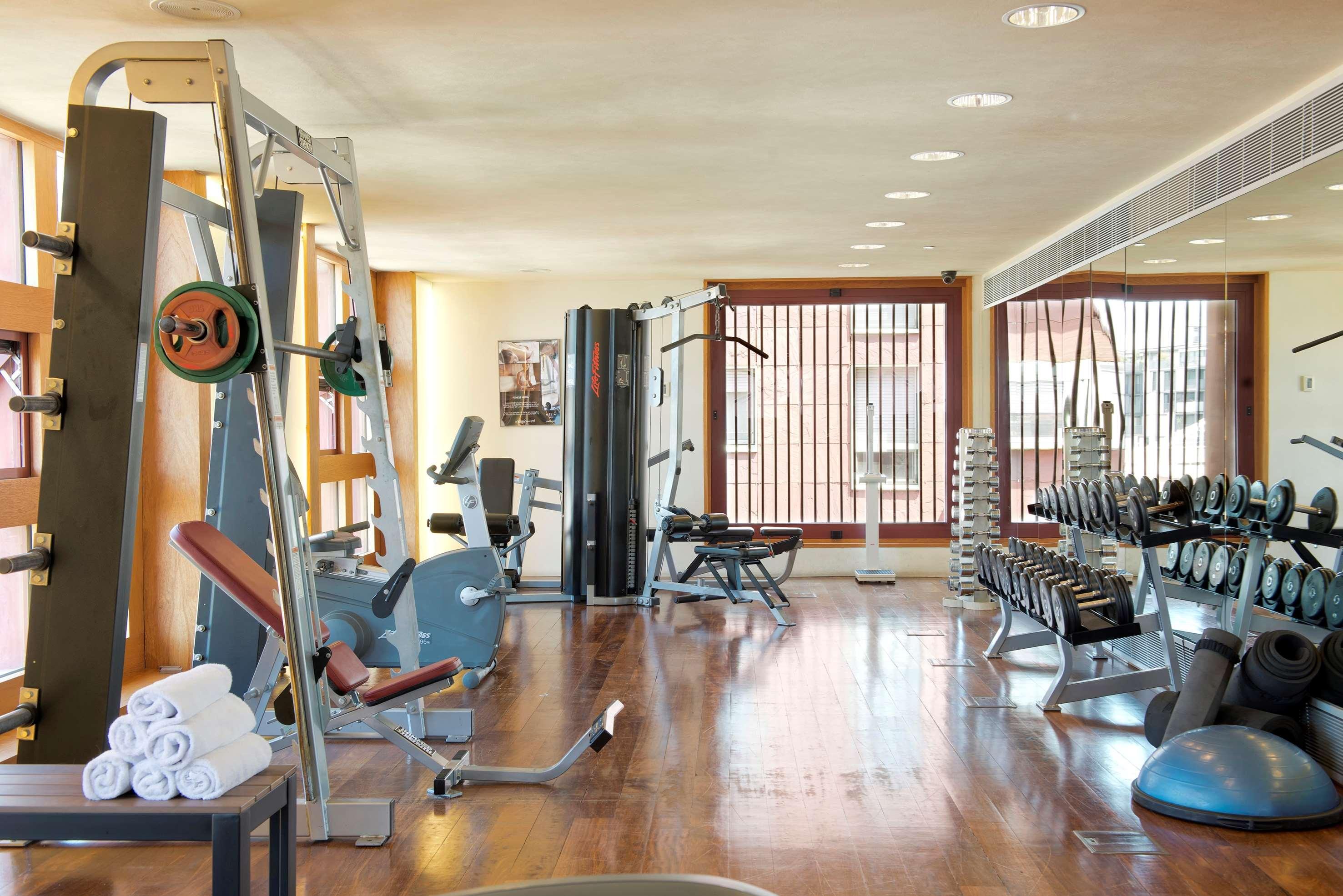 Hotel Meliá Bilbao Esterno foto The gym at the Taj Mahal Palace