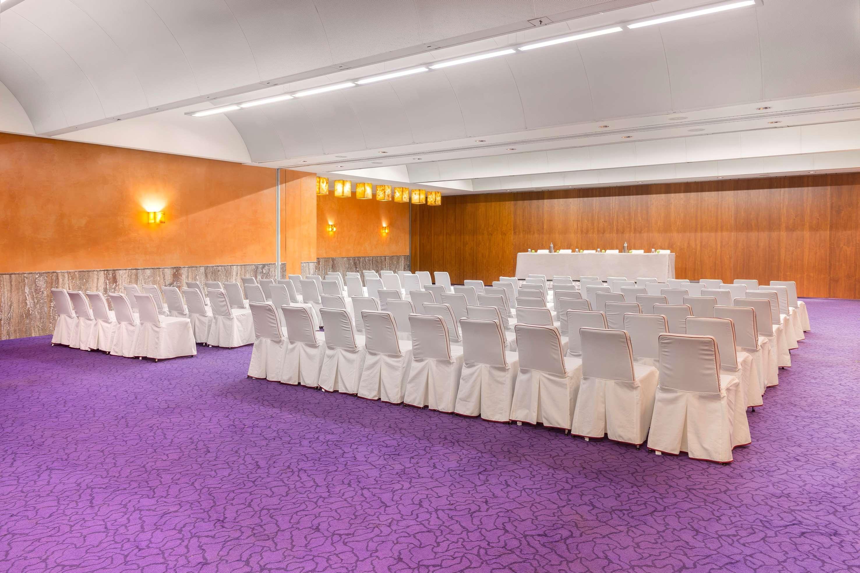 Hotel Meliá Bilbao Esterno foto Meeting room