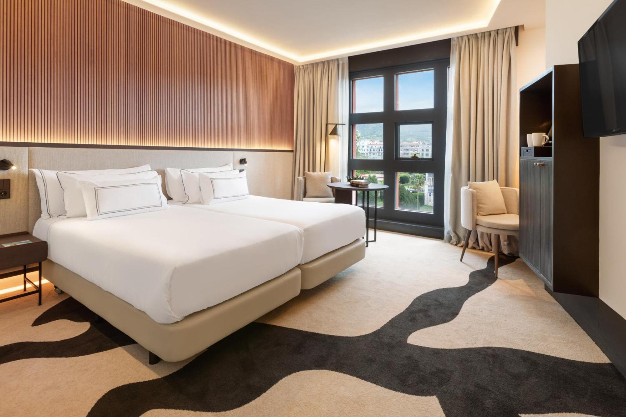 Hotel Meliá Bilbao Esterno foto Deluxe room