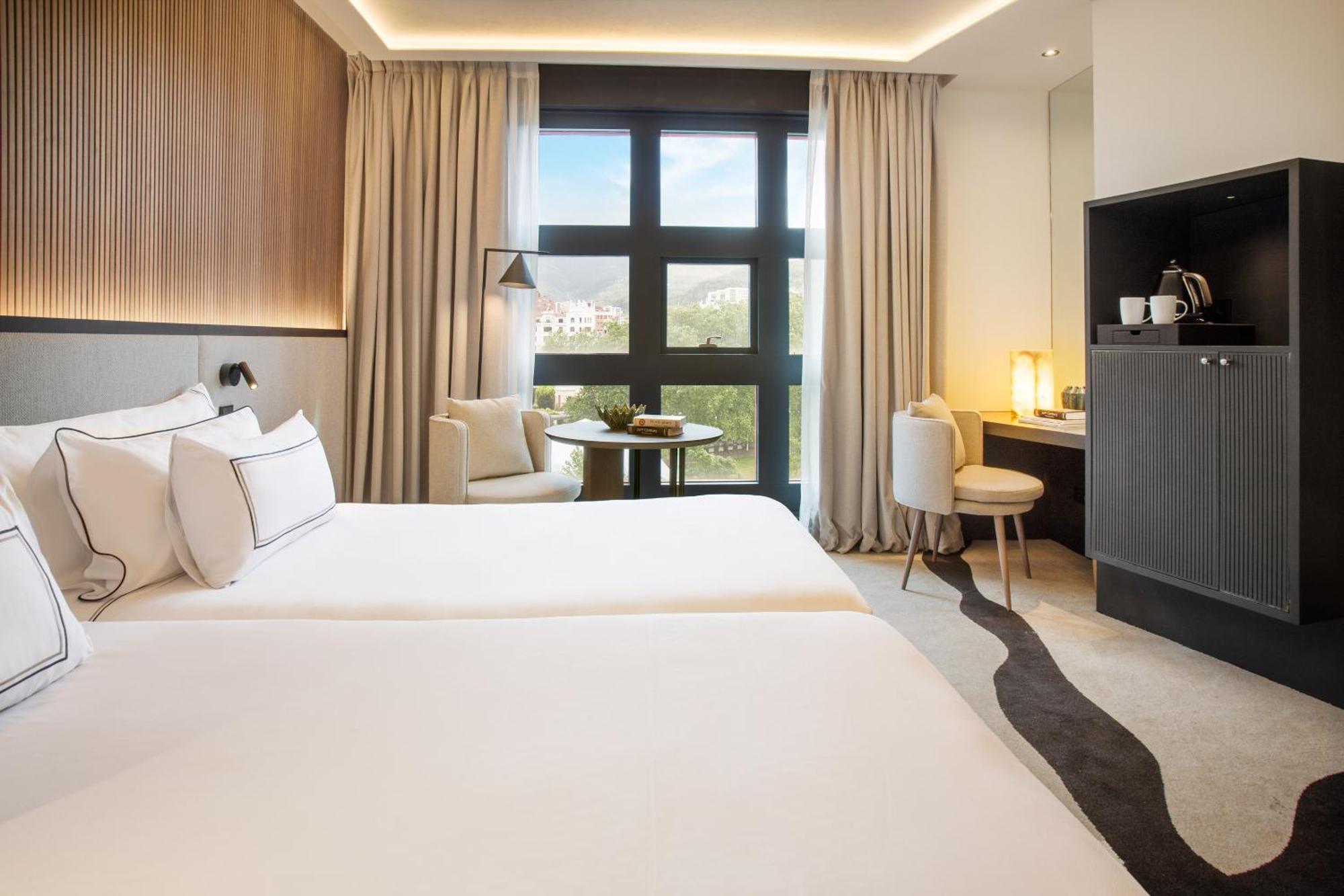 Hotel Meliá Bilbao Esterno foto Deluxe room
