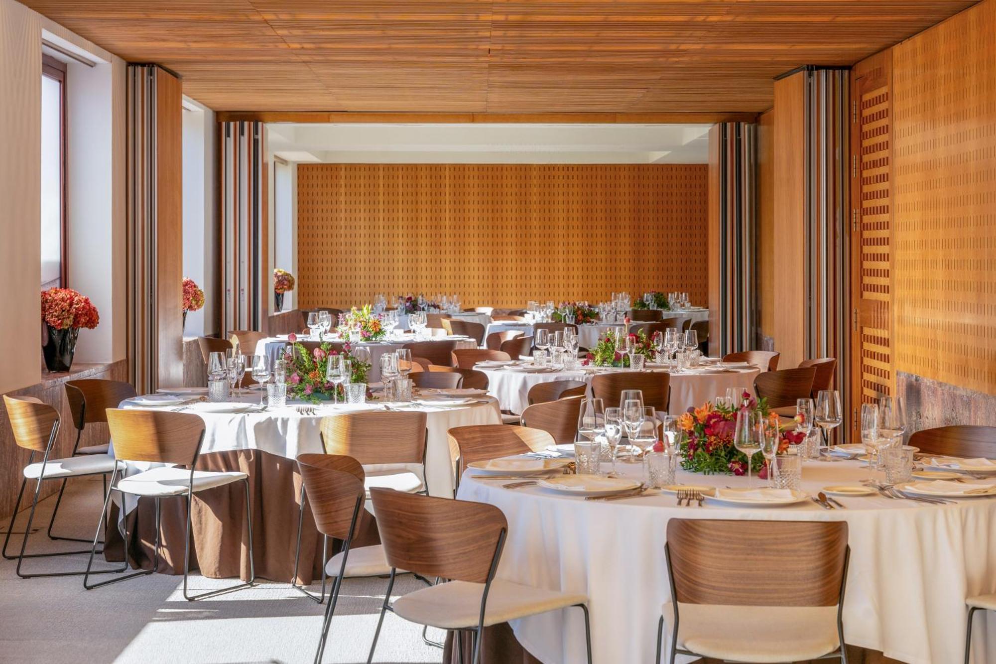 Hotel Meliá Bilbao Esterno foto The dining room