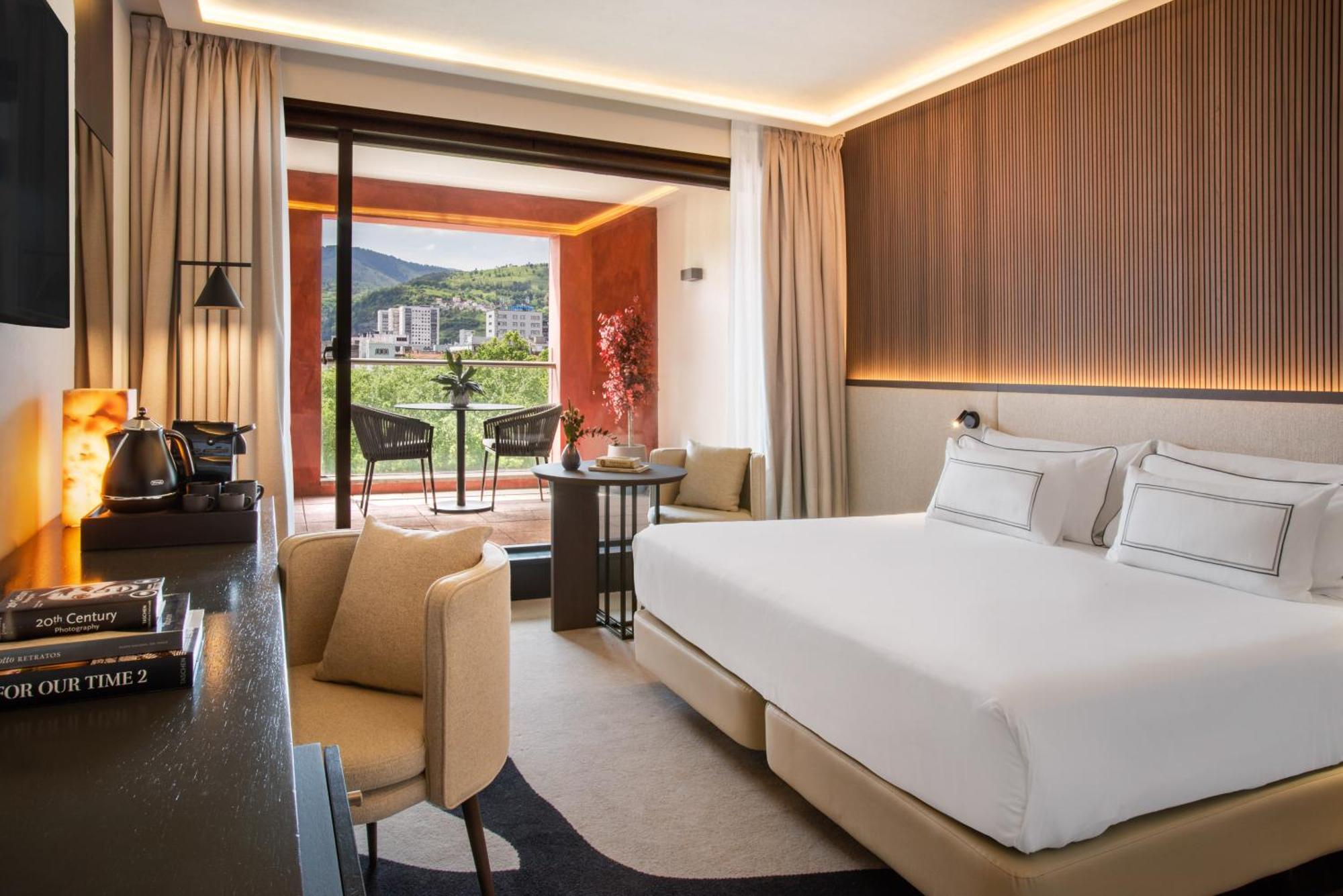 Hotel Meliá Bilbao Esterno foto Deluxe room