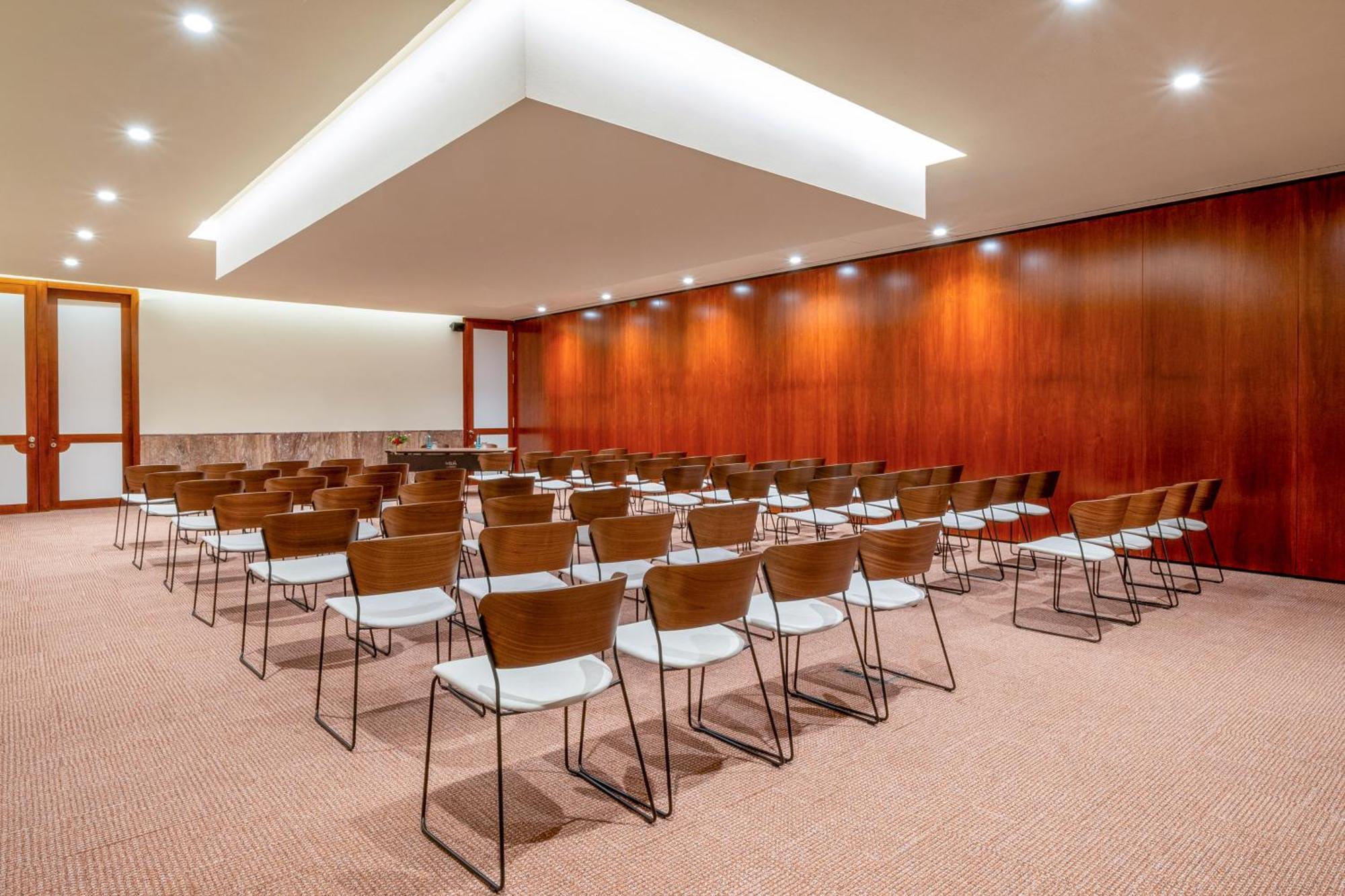 Hotel Meliá Bilbao Esterno foto Meeting room